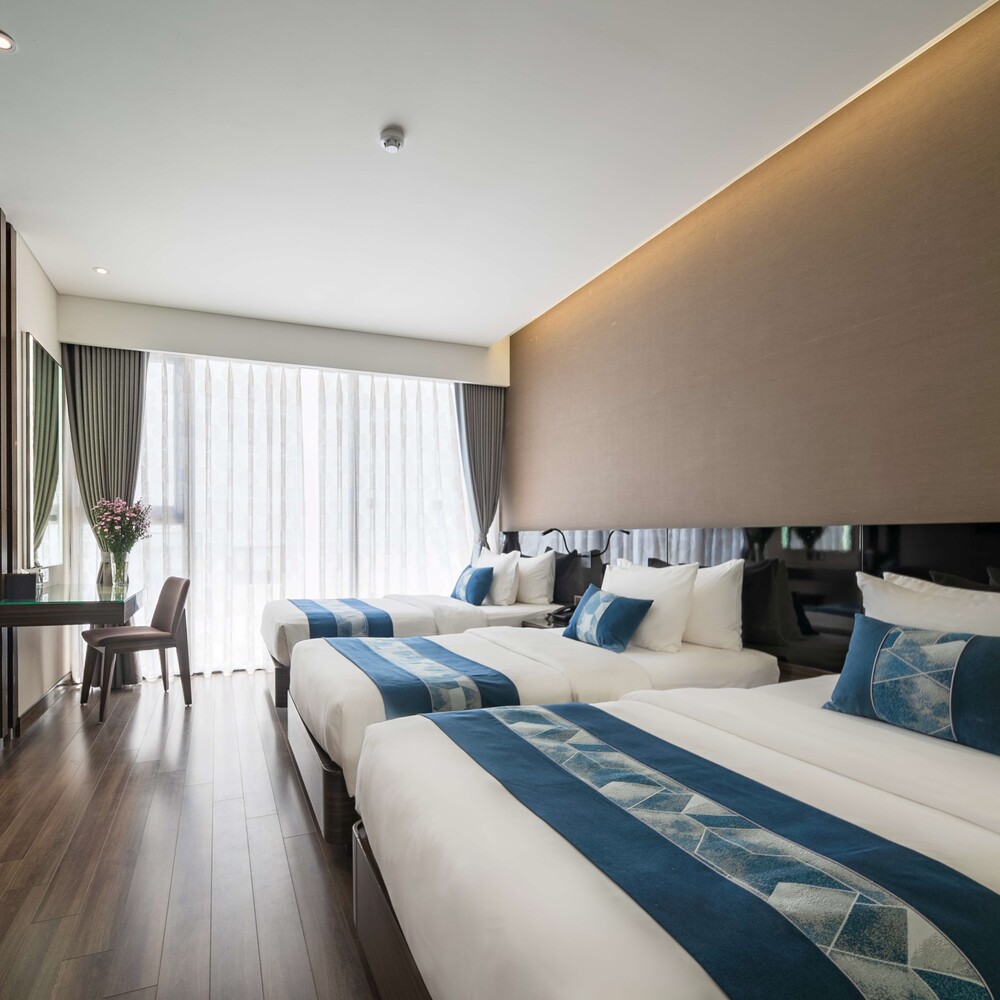 Suite Triple Cityview and Partial Seaview Balcony